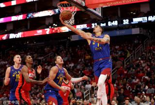 多场比赛中 多场比赛中