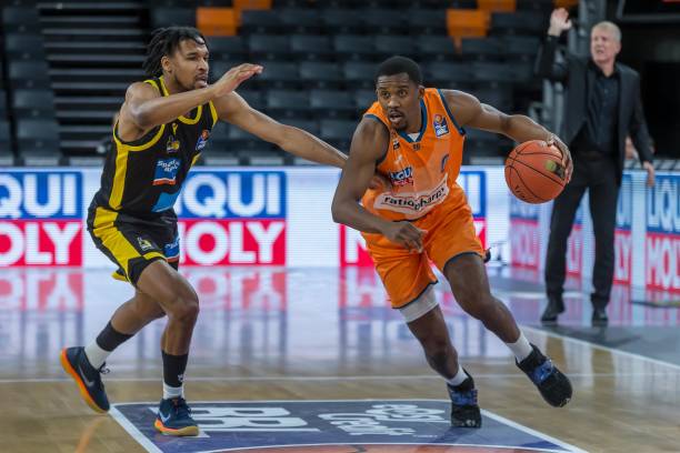 力解决他们 力解决他们